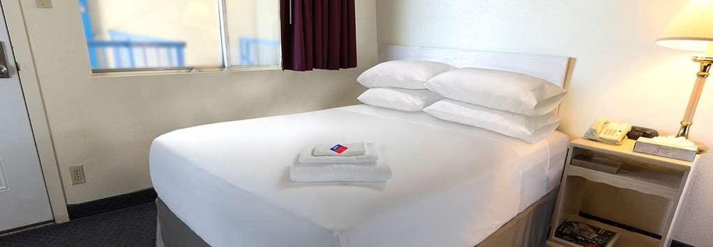 Americas Best Value Inn Fort Collins Habitación foto